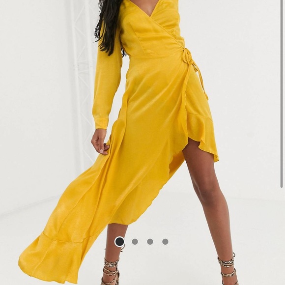 NWT🌻satin wrap dress - Picture 3 of 4